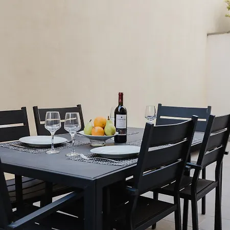 Luxury 3-bedroom In St Julians Apartman *