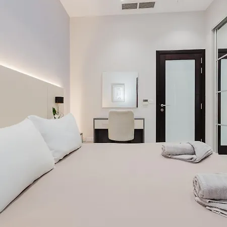 Luxury 3-bedroom In St Julians Apartament St. Julian's