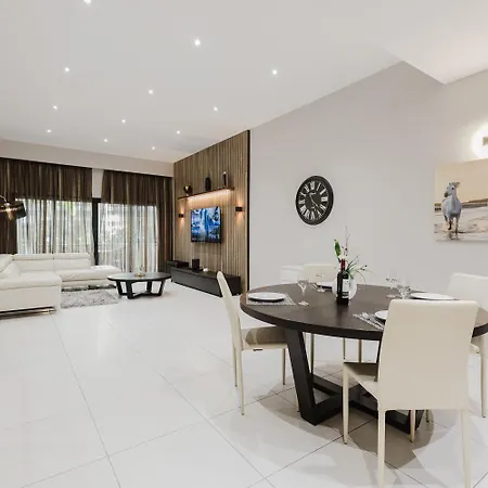 Apartment Luxury 3-bedroom In St Julians